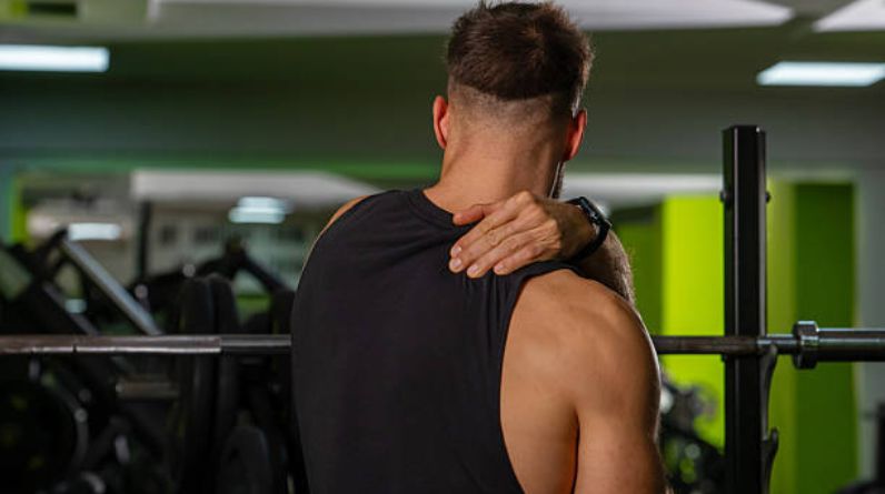 how to reduce soreness after lifting weights