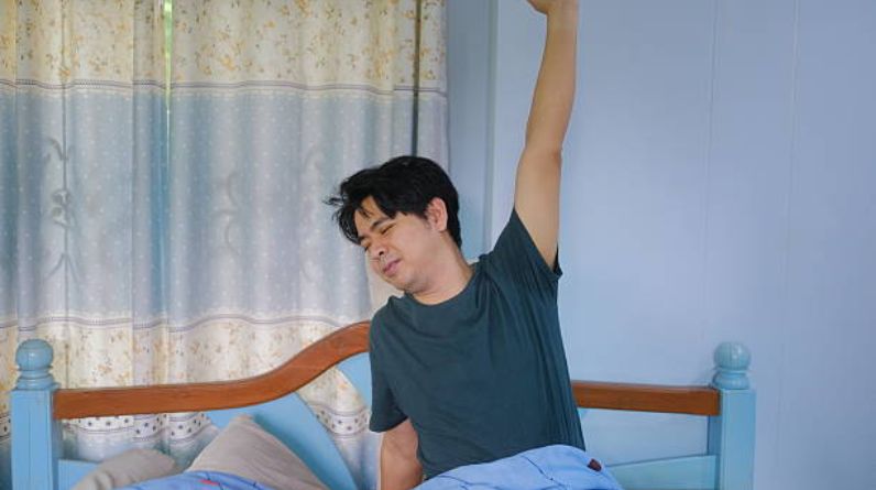 how to wake up quickly when tired