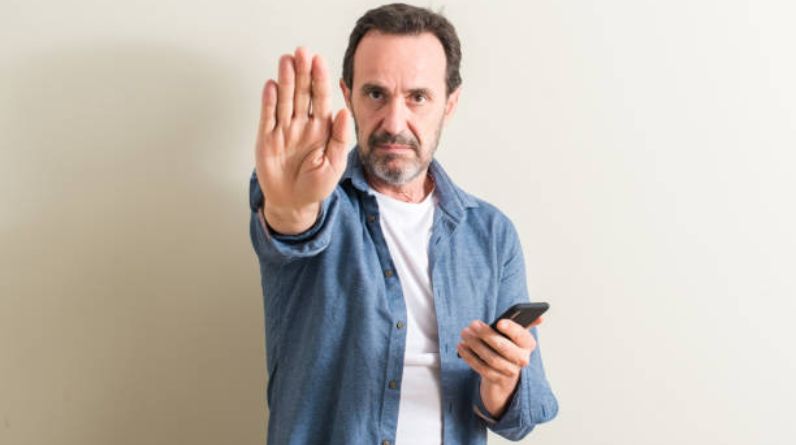 how to avoid distractions and stay focused